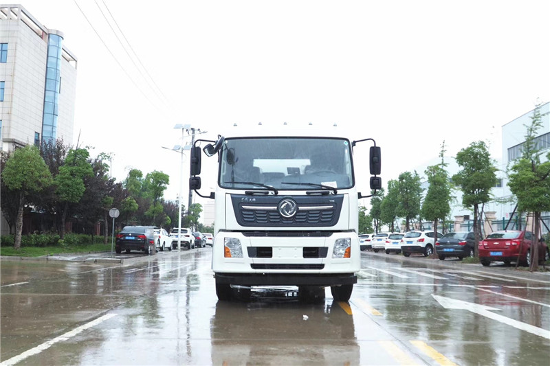東風天龍后八輪20噸噴霧車，國六綠化噴灑車