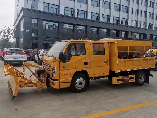 雙排座江鈴除雪車(chē)
